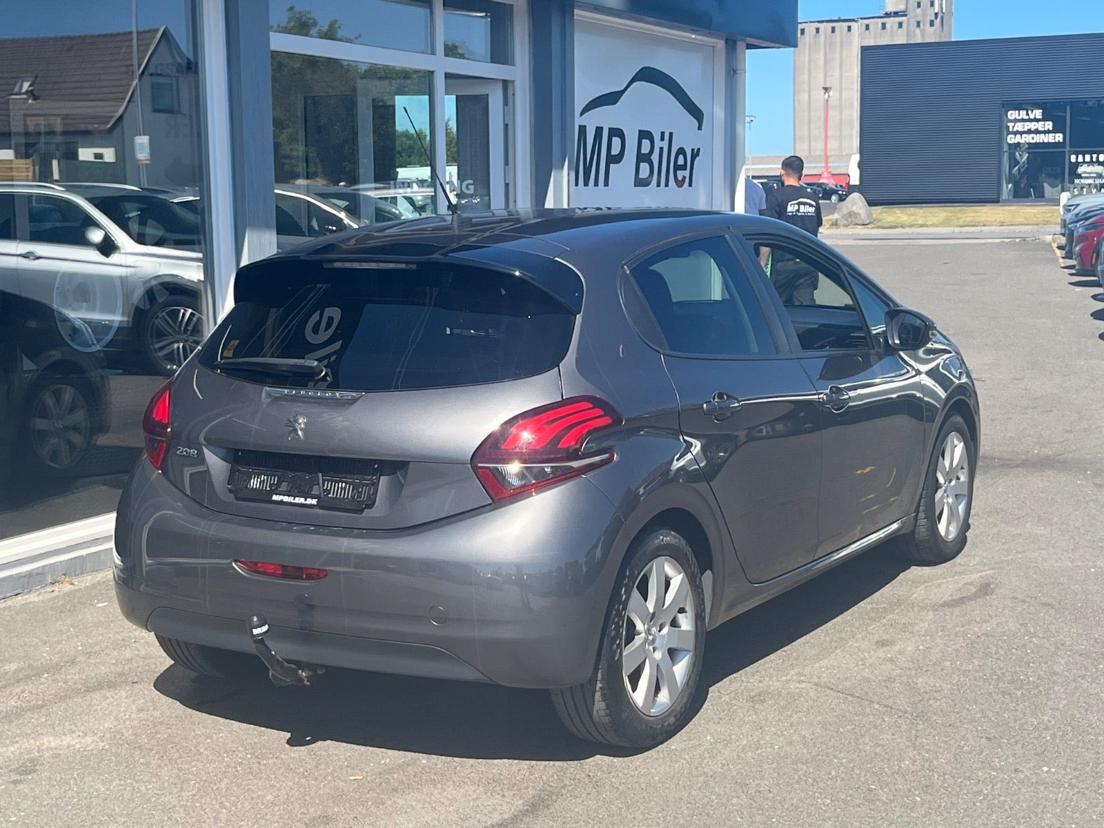 Sort Peugeot 208 fra 2018