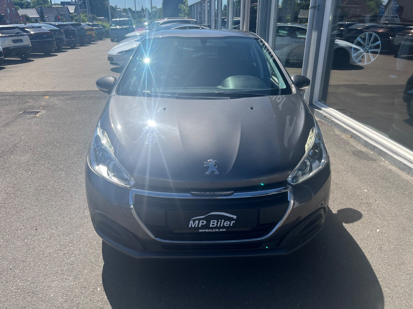 Sort Peugeot 208 fra 2018