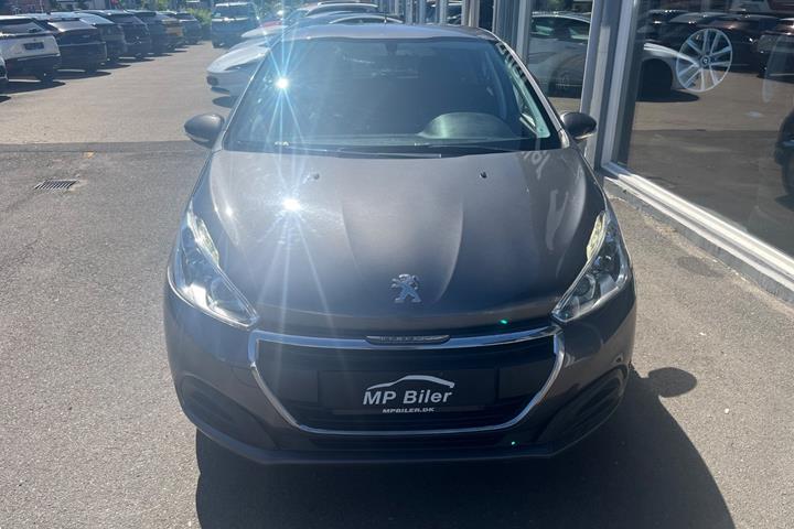 Sort Peugeot 208 fra 2018