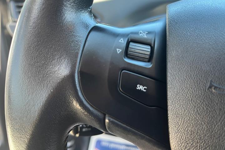 Sort Peugeot 208 fra 2018