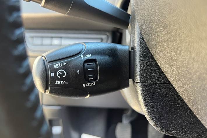 Sort Peugeot 208 fra 2018