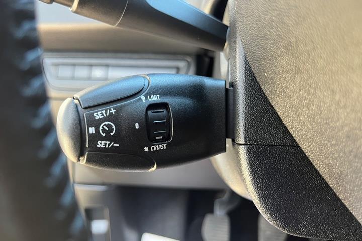 Sort Peugeot 208 fra 2018