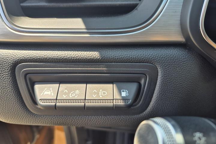 Orange Renault Captur fra 2020