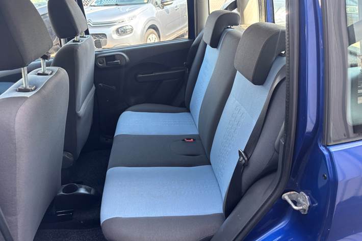 Blå Fiat Panda fra 2008