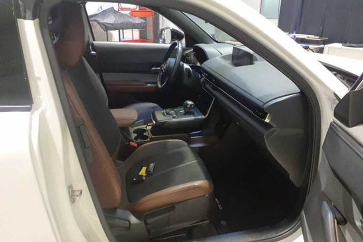 Hvid Mazda MX-30 fra 2023