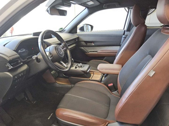 Hvid Mazda MX-30 fra 2023