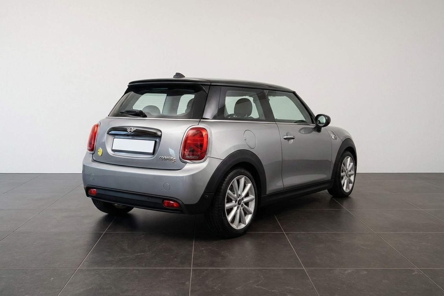 Grå Mini Cooper fra 2023