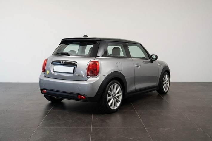 Grå Mini Cooper fra 2023
