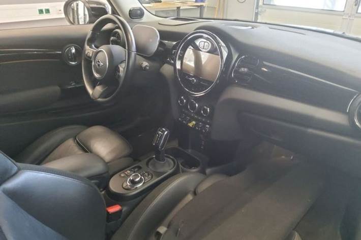 Grå Mini Cooper fra 2023