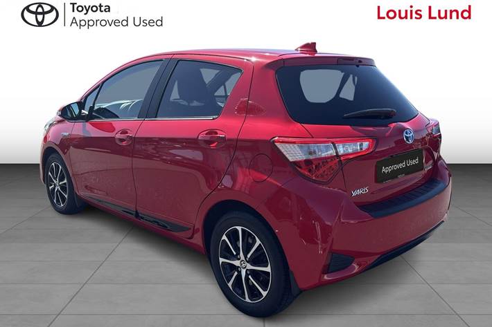 Rød Toyota Yaris fra 2020