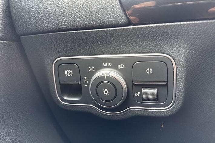 Sort Mercedes EQA 250+ fra 2025