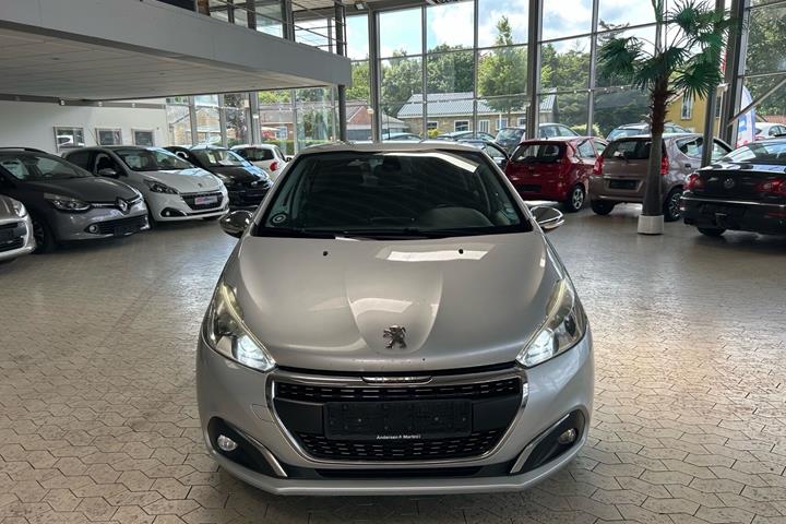 Sølv Peugeot 208 fra 2015