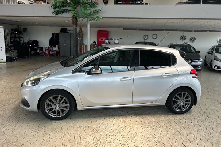 Sølv Peugeot 208 fra 2015