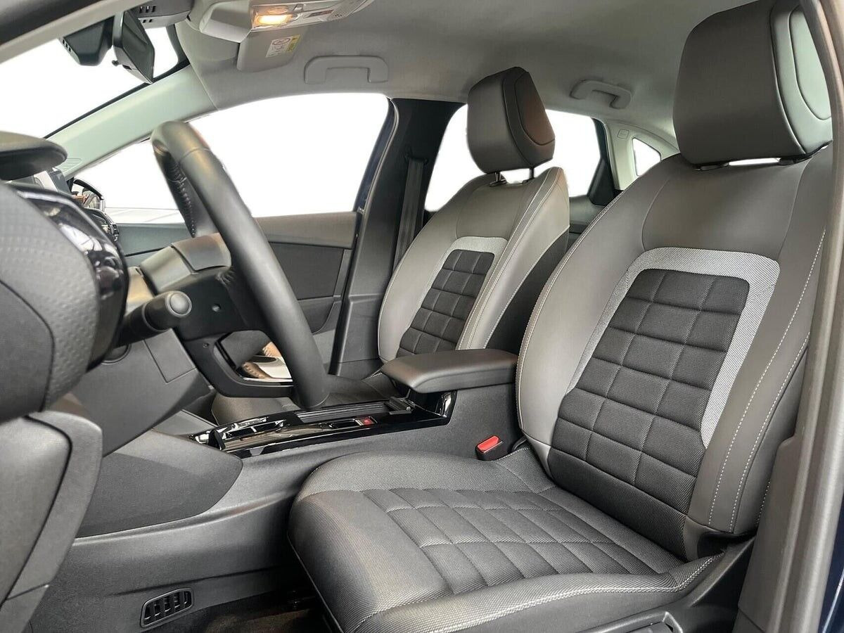 Blå Citroën ë-C4 X fra 2025