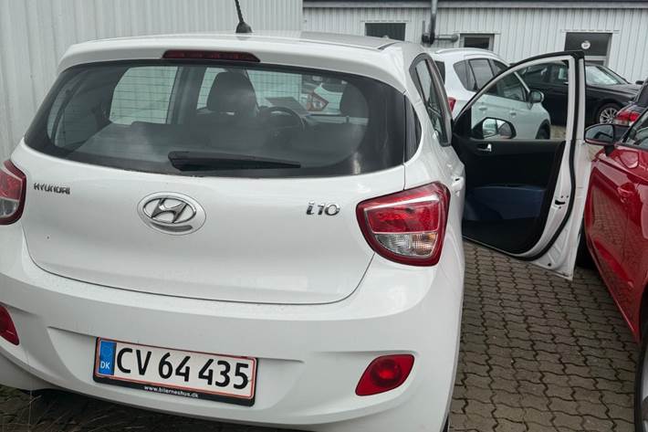 Hvid Hyundai i10 fra 2015