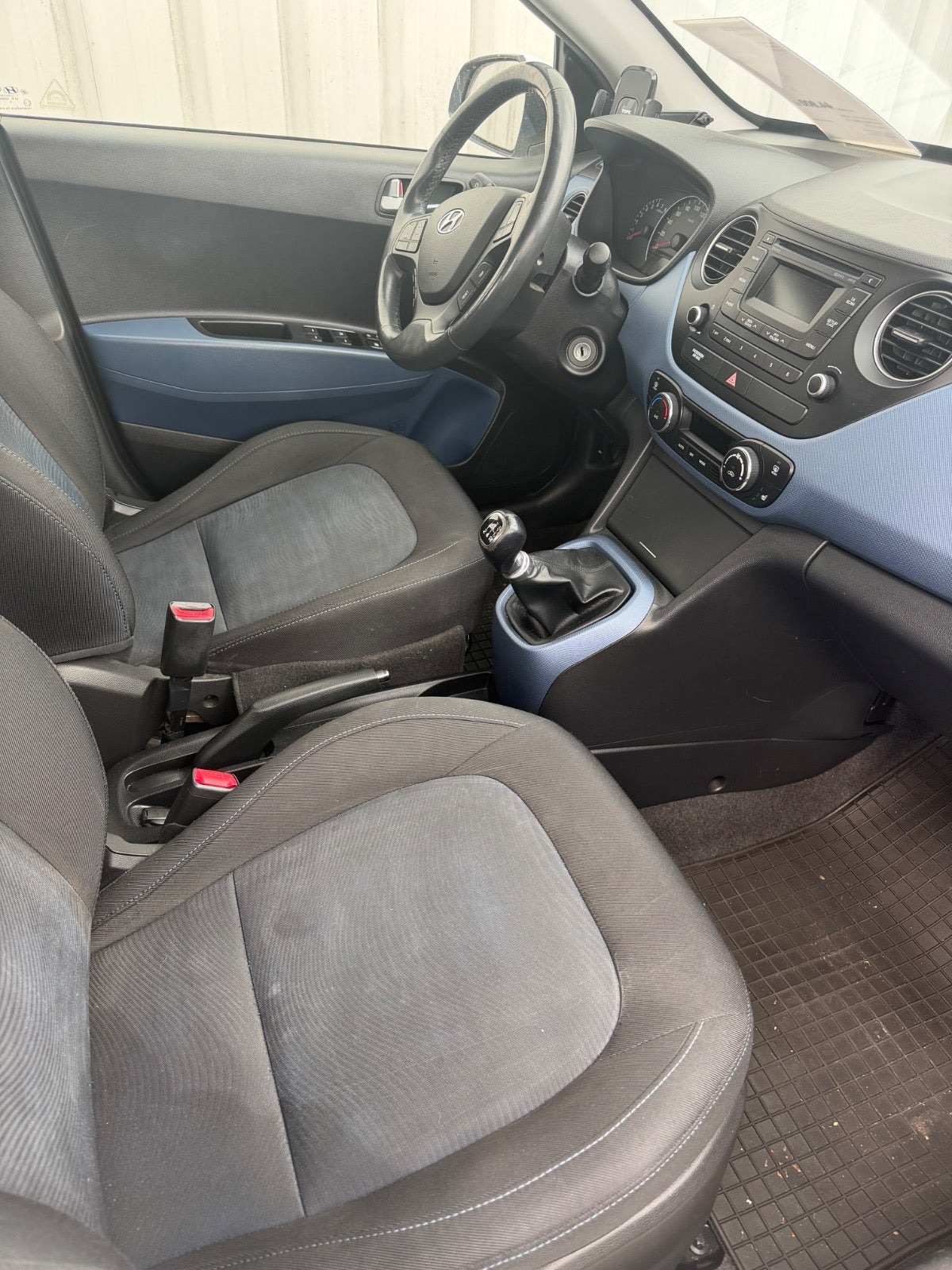 Hvid Hyundai i10 fra 2015