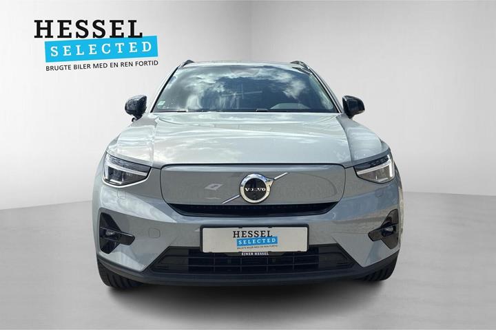 Grå Volvo EX40 fra 2025