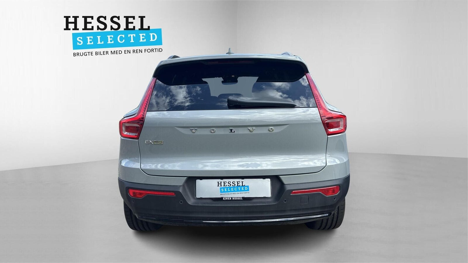 Grå Volvo EX40 fra 2025