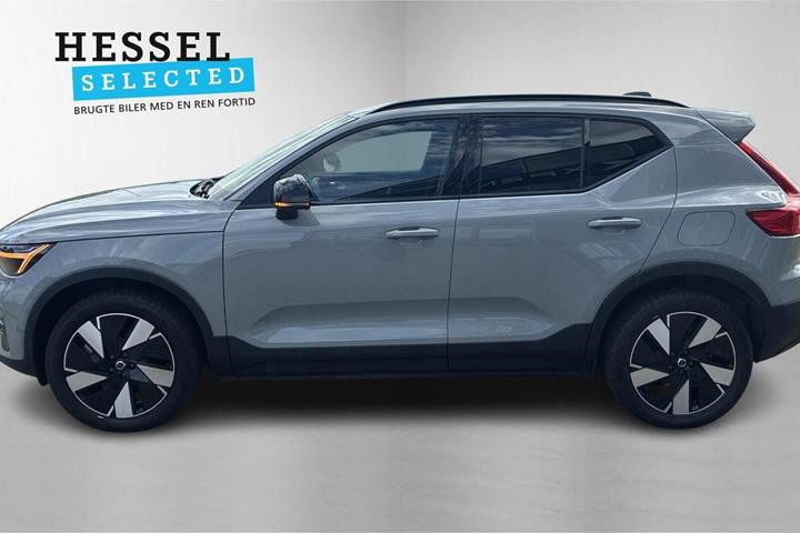 Grå Volvo EX40 fra 2025