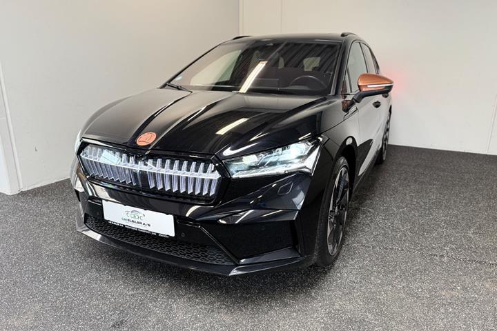 Sort Skoda Enyaq fra 2022 set udefra