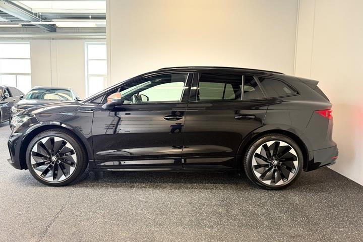 Sort Skoda Enyaq fra 2022