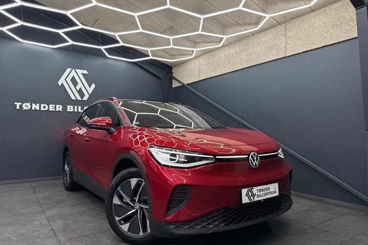 Rød VW ID.4 fra 2025 set udefra