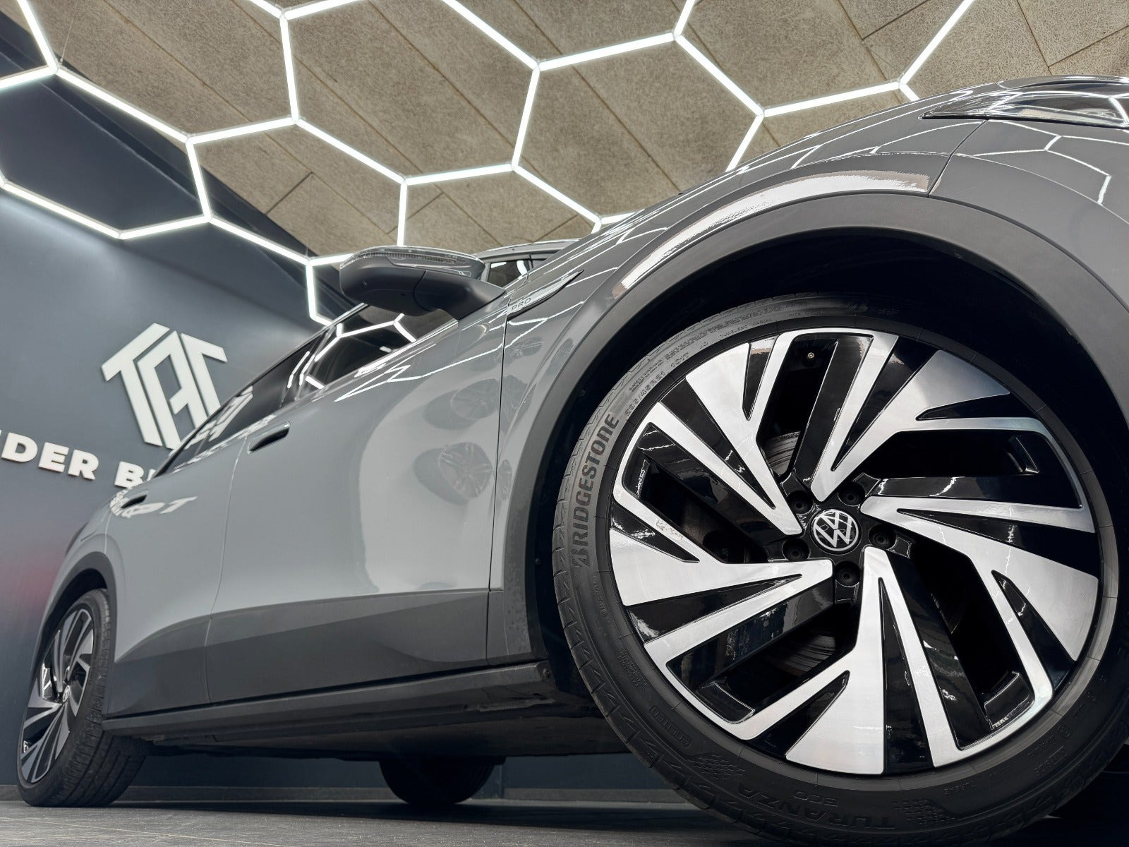 Grå VW ID.4 fra 2023