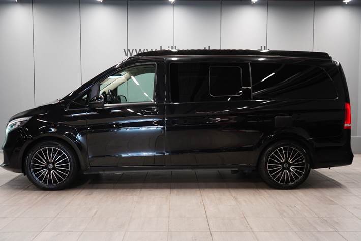 Sort Mercedes V220 d fra 2021