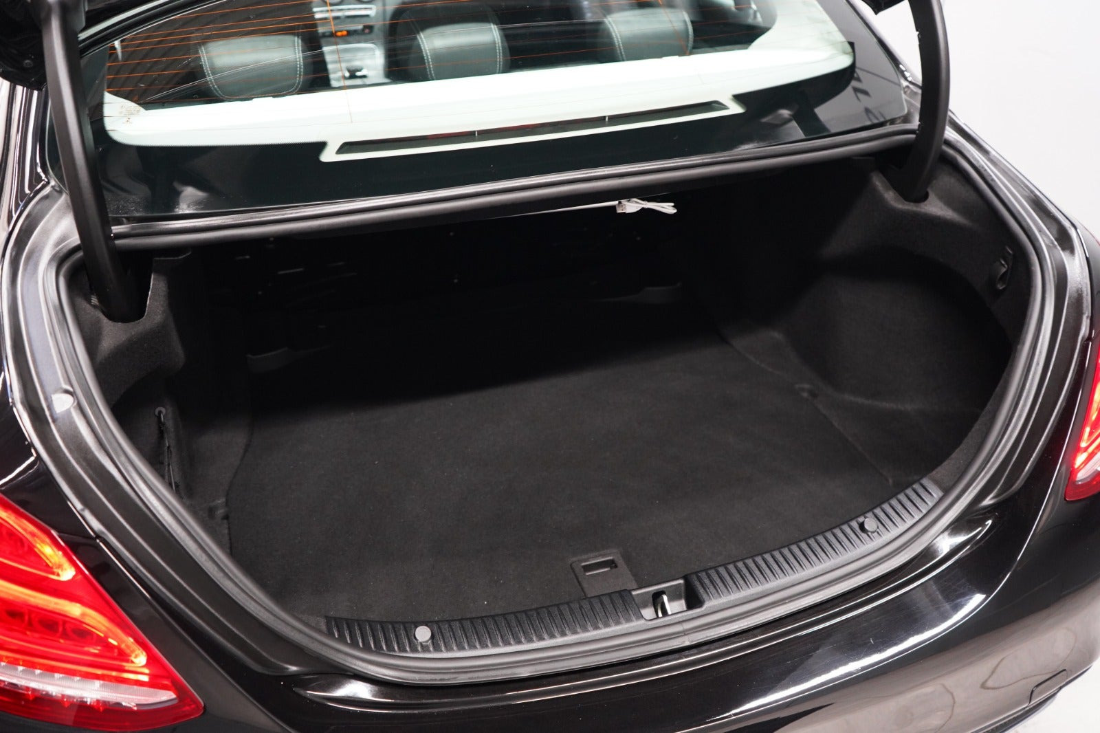 Sort Mercedes C220 d fra 2017
