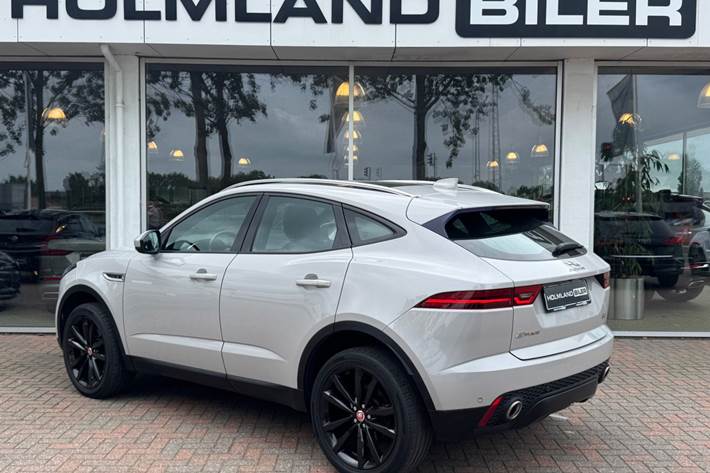 Grå Jaguar E-Pace fra 2018