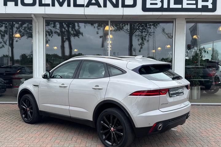 Grå Jaguar E-Pace fra 2018