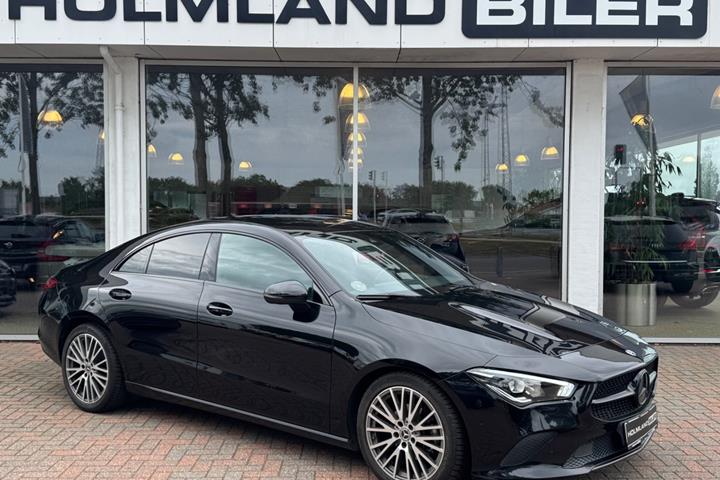 Sort Mercedes CLA180 d fra 2019 set udefra