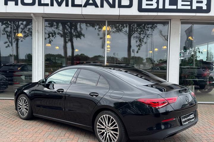 Sort Mercedes CLA180 d fra 2019 set udefra