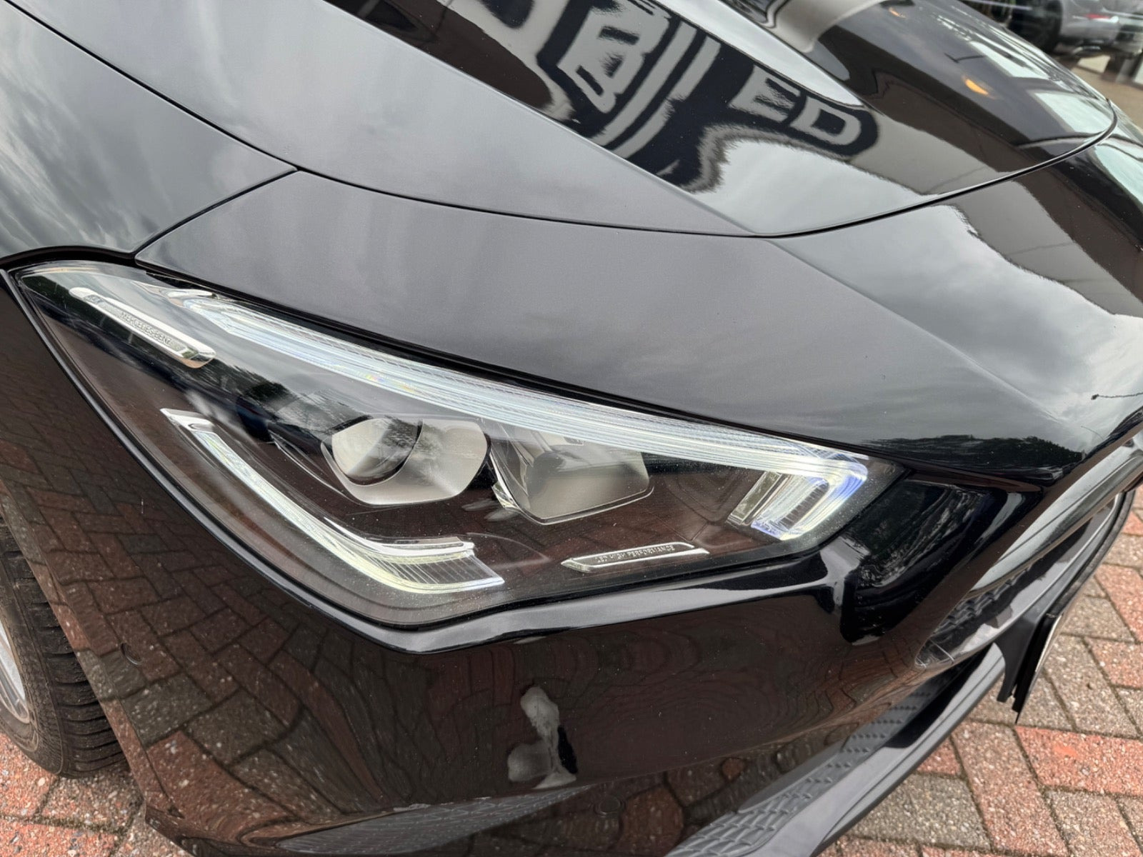 Sort Mercedes CLA180 d fra 2019 set udefra