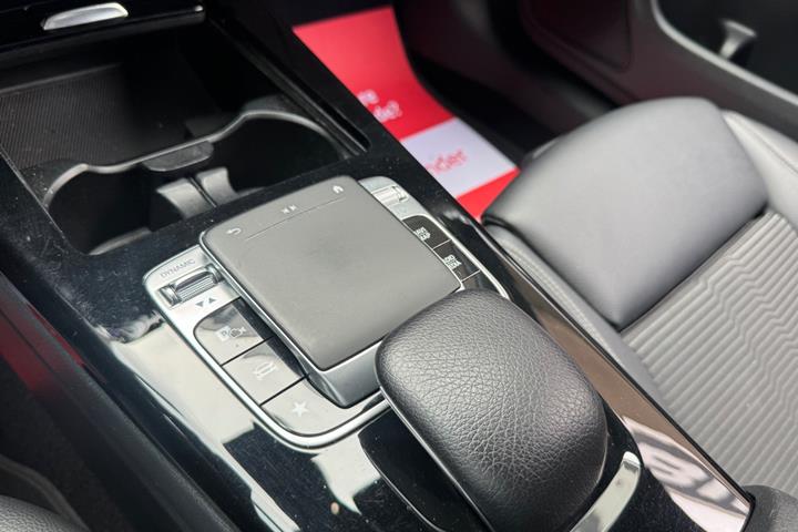 Sort Mercedes CLA180 d fra 2019