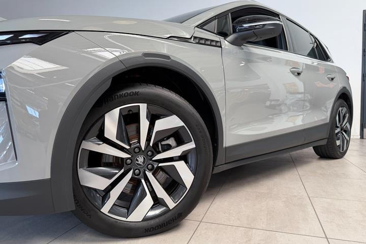 Grå Skoda Elroq fra 2025