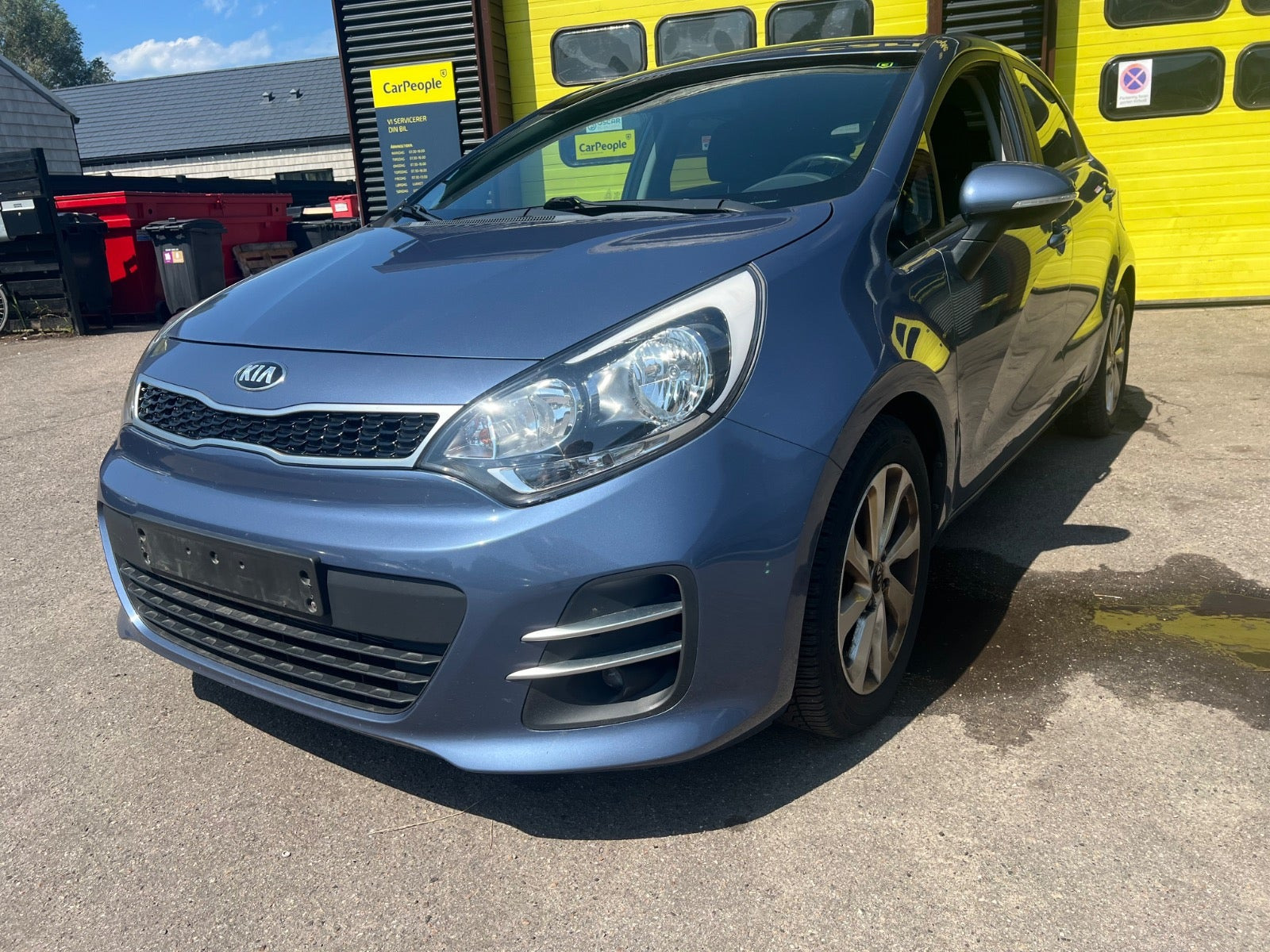 Blå Kia Rio fra 2016