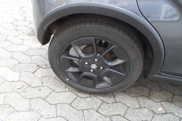 Grå Suzuki Ignis fra 2017