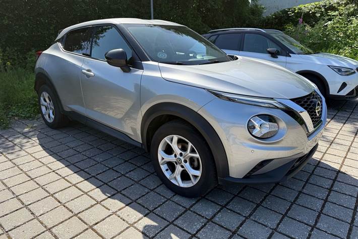 Sølv Nissan Juke fra 2020