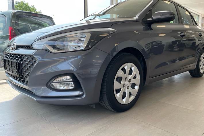 Sort Hyundai i20 fra 2019