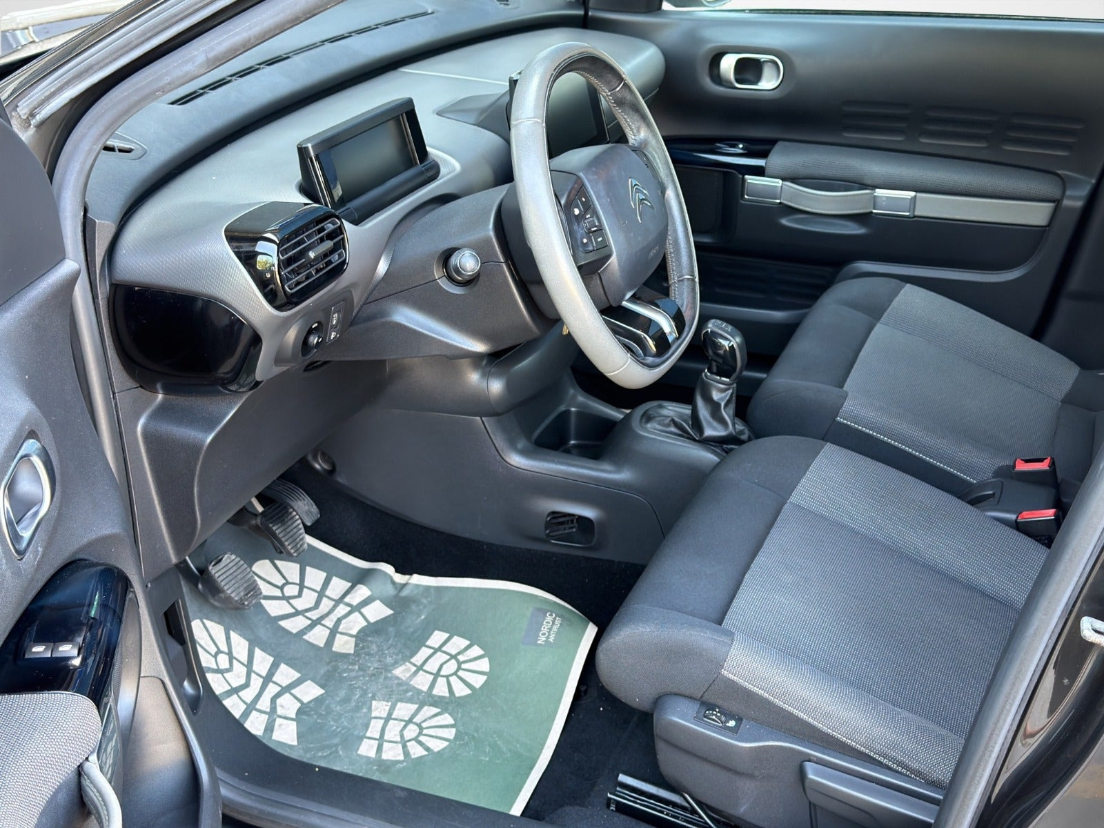 Rød Citroën C4 Cactus fra 2016