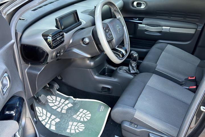 Rød Citroën C4 Cactus fra 2016