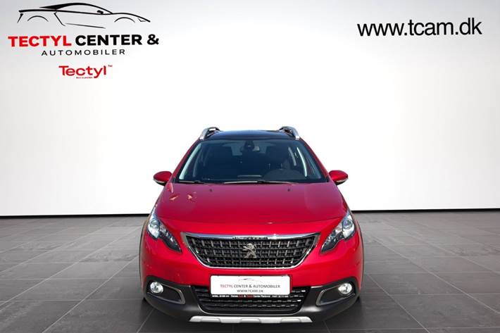 Rød Peugeot 2008 fra 2018