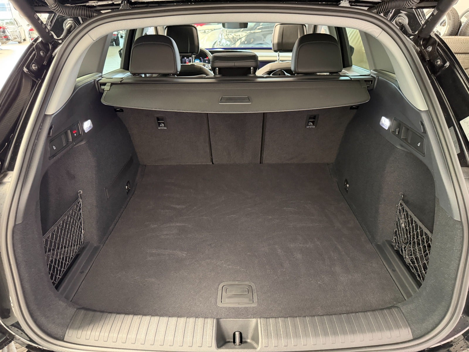 Sort Audi Q6 e-tron fra 2025