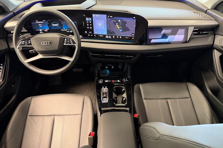 Sort Audi Q6 e-tron fra 2025