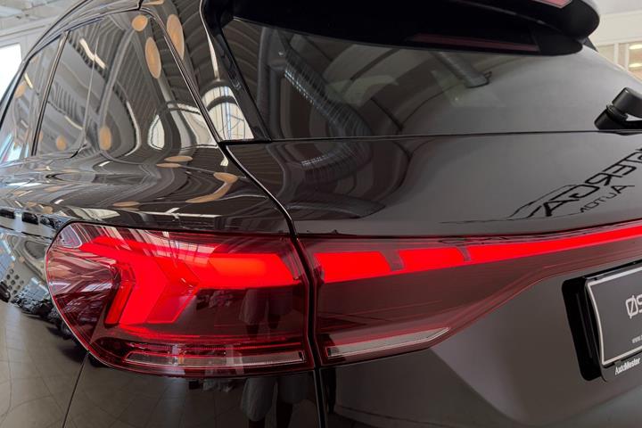 Sort Audi Q6 e-tron fra 2025