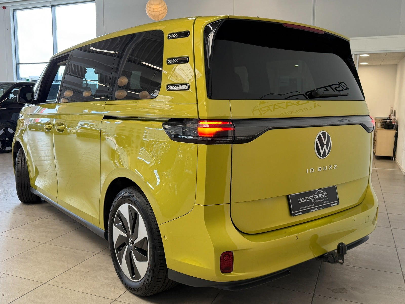 Gul VW ID.Buzz fra 2024