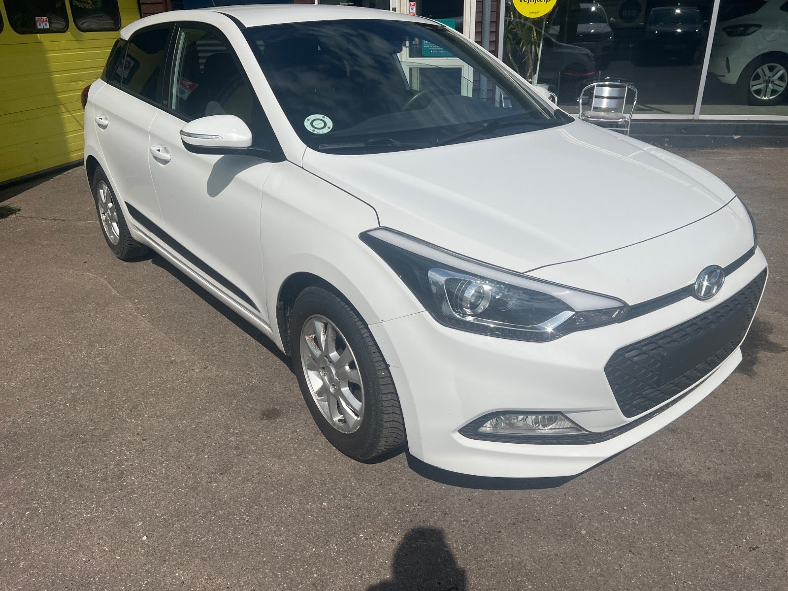 Hvid Hyundai i20 fra 2016
