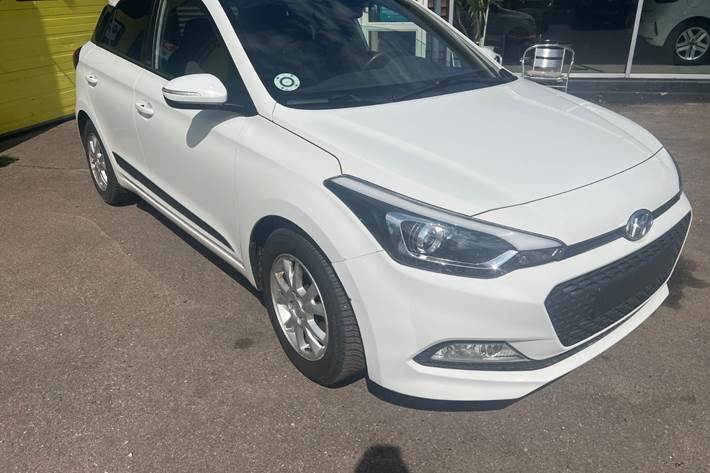 Hvid Hyundai i20 fra 2016