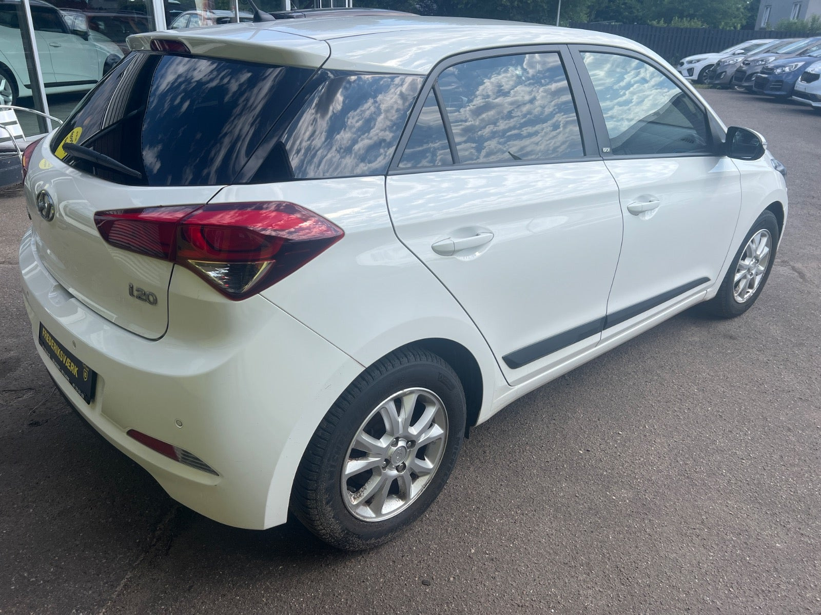 Hvid Hyundai i20 fra 2016